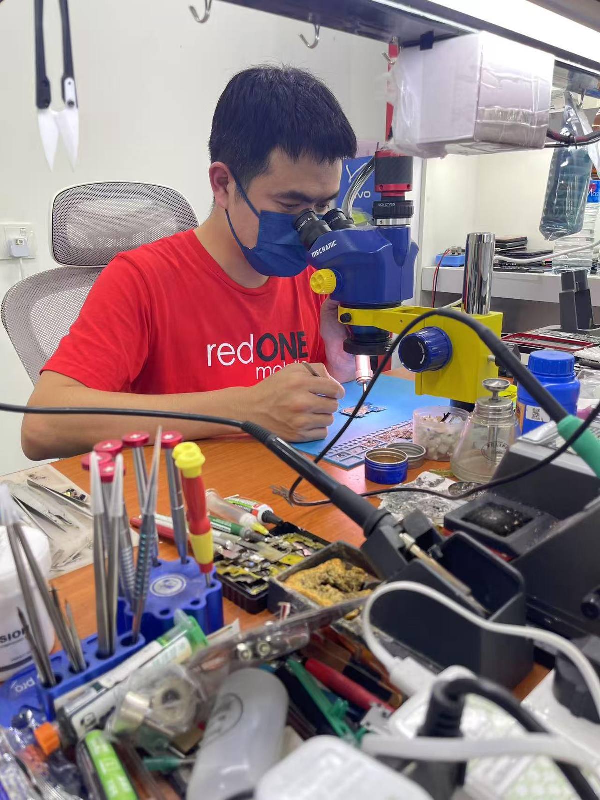 Lim Kok Tong — WikiMobi Glontech phone repair course graduate Malaysia G-LON certified technician